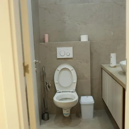 Main Luxury 1 *